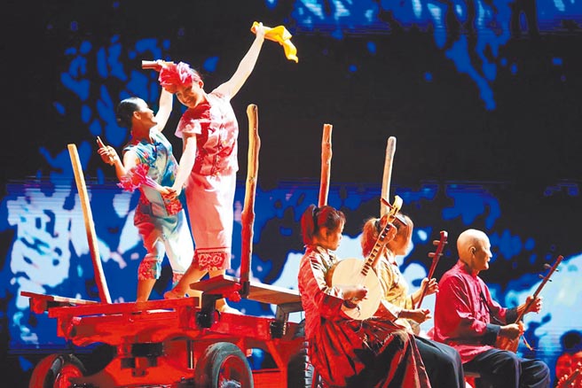 台南双十连假天天都有精彩节目，艺术节首场展现最在地也最国际的艺阵魅力。（台南市政府提供／程炳璋台南传真）