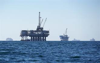 加州漏油浩劫 海底油管嚴重偏移疑為船錨撞擊釀禍