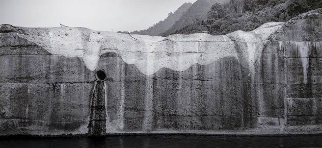 陈伯义《地质纪念碑》系列—乐野坝。