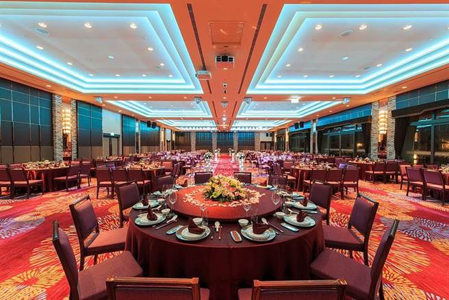 （瑞穗天合国际观光酒店有大型宴会厅，可满足企业尾牙春酒需求。图／瑞穗天合国际观光酒店提供）