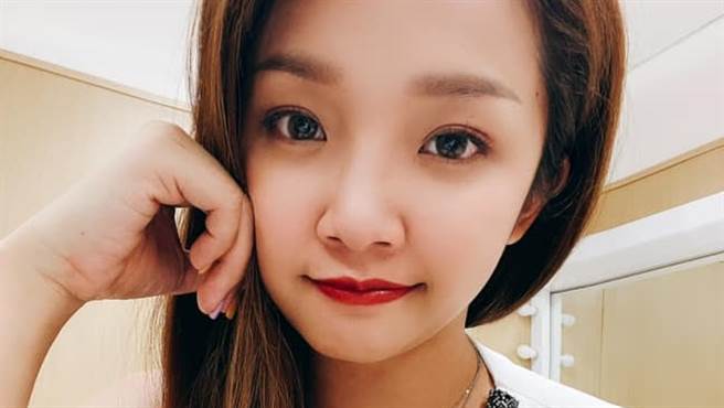 赖慧如日前趁着拍戏空檔前往牛奶海旅游，并晒出一系列泳装照辣秀好身材。（图／FB@赖慧如 Huiru Lai）