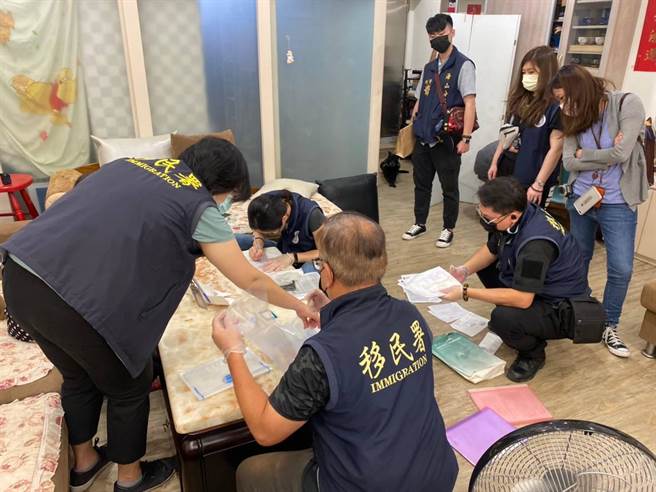 移民署新北市专勤队查获广达国际专业人力仲介有限公司无照营运。（新北市专勤队提供）