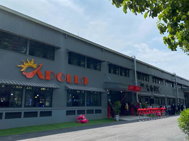 吴凤科大APOLLO航太车辆馆今天正式剪彩揭幕。（张亦惠摄）