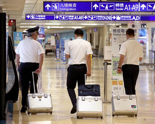 中華航空一名副機師於加強版自主健康管理期間確診。非當事者。（示意圖，范揚光攝）