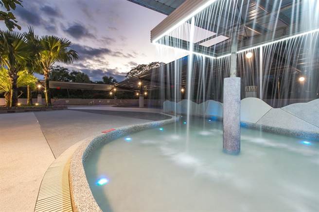 占地百坪的神仙汤风吕是池上唯一温泉。（日晖国际渡假村提供）