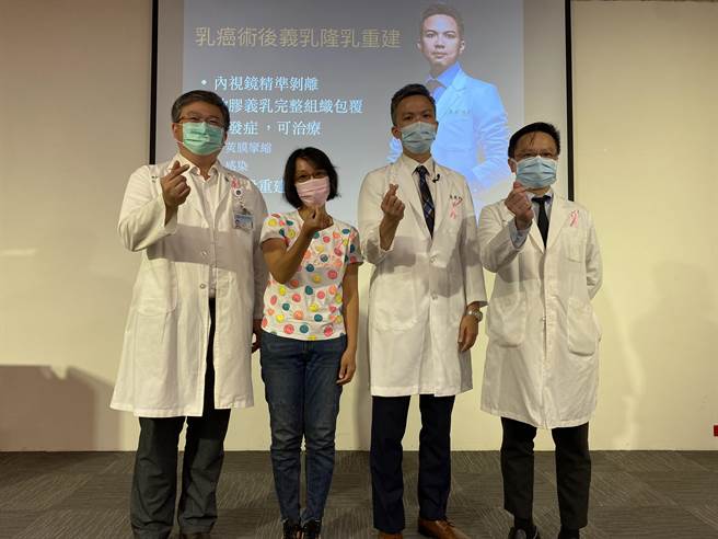 陈小姐因罹患乳癌一个月前到中国医药大学附设医院接受全乳房切除并同时进行内视镜硅胶义乳重建手术，她鼓励病友「听话、照做就对了。」（冯惠宜摄）