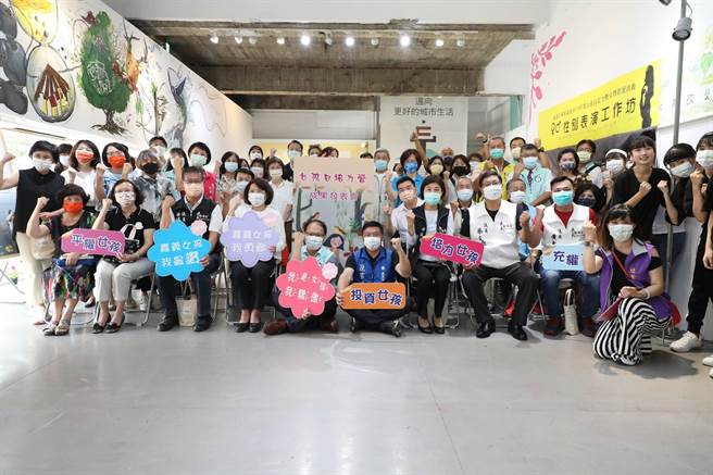 今市府在嘉義之心城市願景館，舉辦「110年度女孩日培力營」成果發表會。（呂妍庭攝）