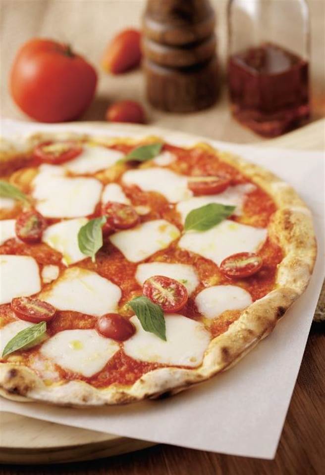 Global Mall新北中和將於今（7日）到10日推出「BELLINI Pasta Pasta」經典瑪格麗特番茄起司比薩買1送1優惠。（Global Mall提供）
