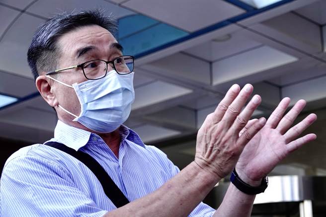 民进党全代会中常委陈茂松6日针对秘书长林锡耀指称「总统希望六都由自己负责徵召提名」乙事，表示如果总统有这么说，就要公开出来说，不是由秘书长传话，陈茂松强调，林锡耀多次要求息事寧人，他认为提名还是要回到民进党提名基本条例。（陈信翰摄）