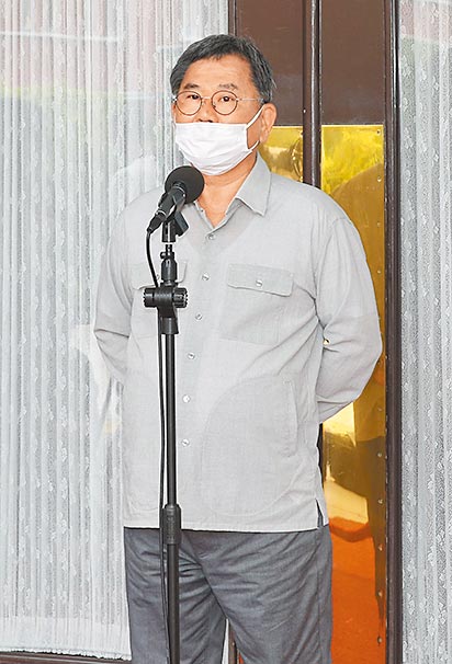 高铁宜兰站选址问题争议不断，立委陈明文5日表示站址问题不能再吵下去，否则影响地方和谐。（姚志平摄）