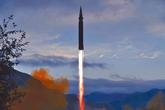 联合国安理会朝鲜制裁委员会4日发表专家小组报告指出，平壤仍在规避国际社会制裁，持续研发核武和弹道飞弹技术，手段也愈发隐蔽。（美联社）