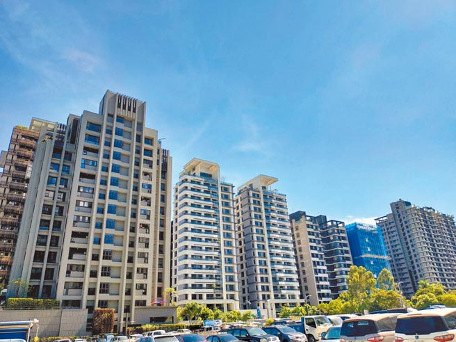 新北地政局公布新一季住宅价格指数，跟上季相较，新庄副都心涨幅猛，较上季上涨2.61%，每坪成交价41万元到56万元。（陈慰慈摄）