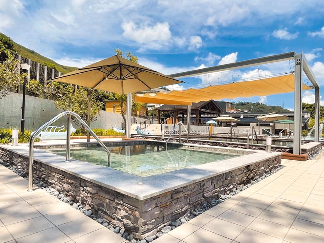 桃园市復兴区罗浮温泉汤池9日起试营运，游客採预约制入园。（吕筱蝉摄）