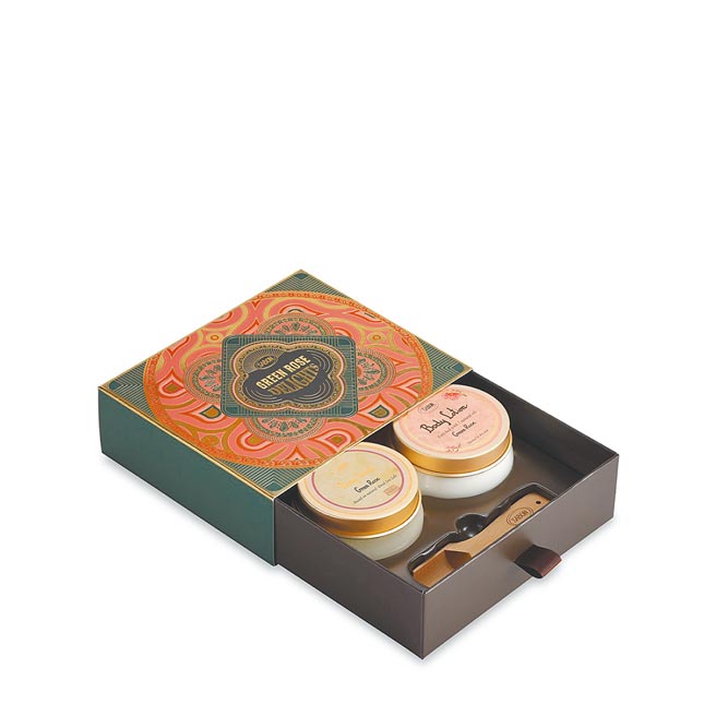 新光三越首卖SABON以色列绿玫瑰柔嫩美体组（限定版），1680元。（新光三越提供）