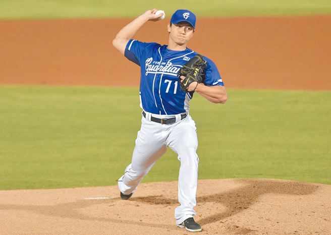 富邦悍将江少庆先发6局失1分，拿下第3胜。（富邦悍将提供）