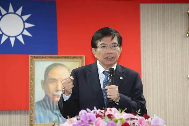 高铁延伸宜兰吵啥？交通部翻盘选「四城」酿政治风暴，网友呼声最高是这站。图为交通部长王国材。(本报资料照片)