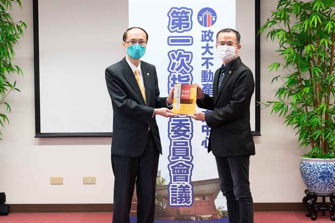 永庆孙庆余董事长盼于担任指导委员期间，能提供40多年来的亲身经验，持续引领产业向上发展。(图/永庆房屋提供)