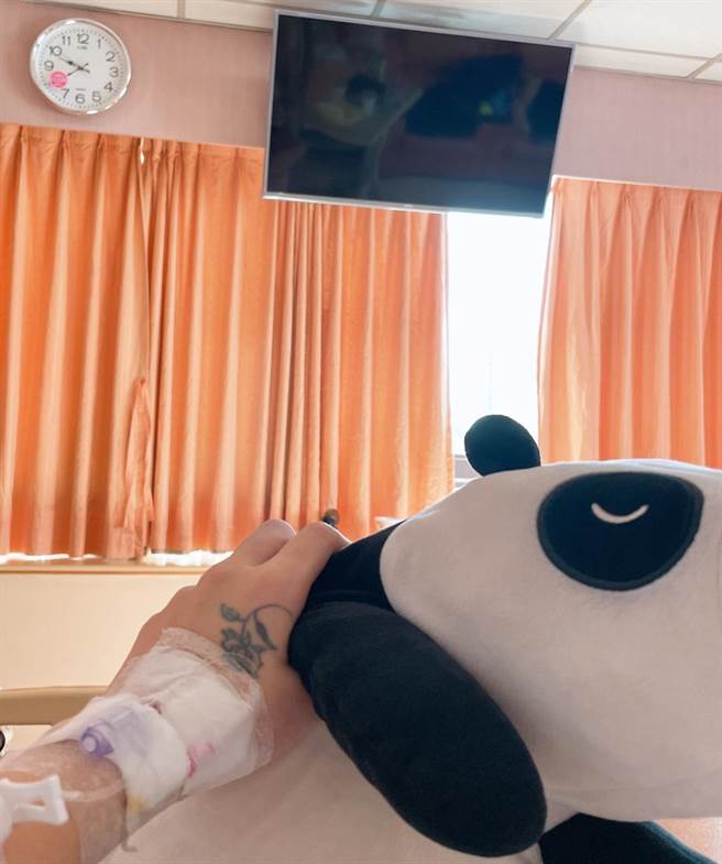 赖薇如住院开刀。（图／FB@赖薇如）