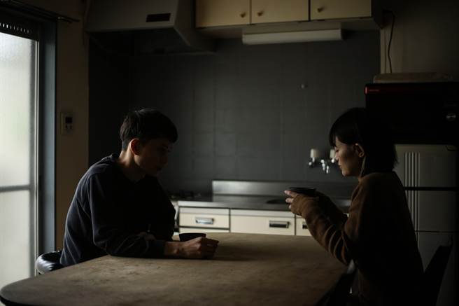 一名人妻表示，老公下班后都会以「副理找吃饭」为由消失，令她生气地直接打电话到副理家，没想到副理的太太却说「老公仍在公司值班，且从未和妳老公吃饭」，令她惊觉受骗了。（图／示意图，达志影像）