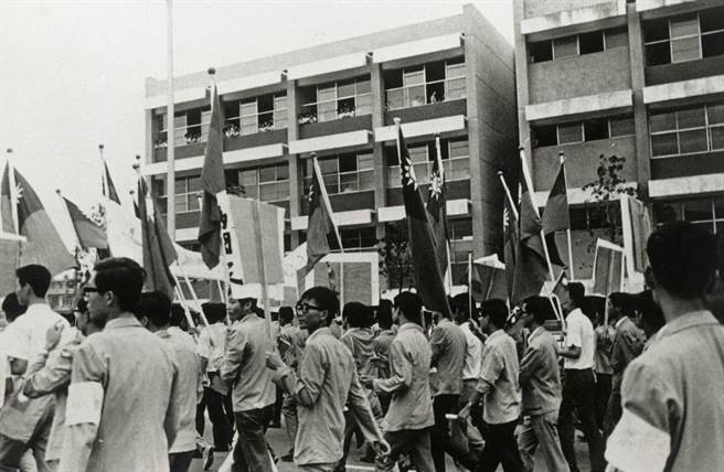 民国六十年保钓运动。台大学生示威大游行，抗议美国将属于中华民国的钓鱼台给日本。（中时报系檔案照片）