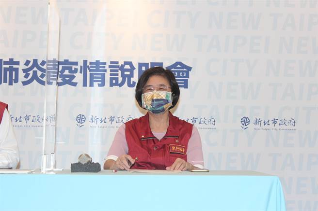 新北市卫生局长陈润秋表示，目前为止根据国外疫苗安全监测，没发现疫苗本身跟红斑性狼疮有相关性。(陈慰慈摄)