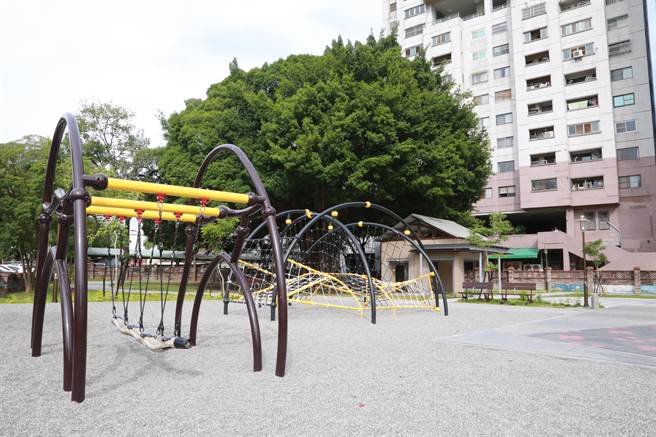 新营区公3公园用地原为台南县妇女会进驻的场址，因为建筑物閒置已久，市府开辟成特色公园。（台南市政府提供／张毓翎台南传真）