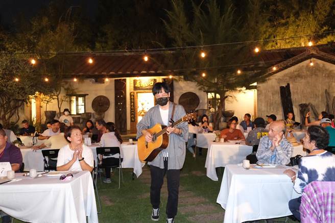 苗栗县政府推出慢鱼1日轻旅游，晚餐可在美丽庭园享用渔光晚餐。（苗栗县政府提供／谢明俊苗栗传真）