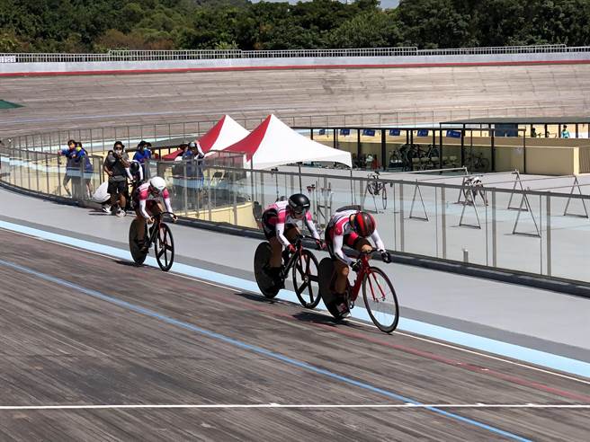 110年全国运动会自由车团队竞速赛女子组。（台中市政府提供）