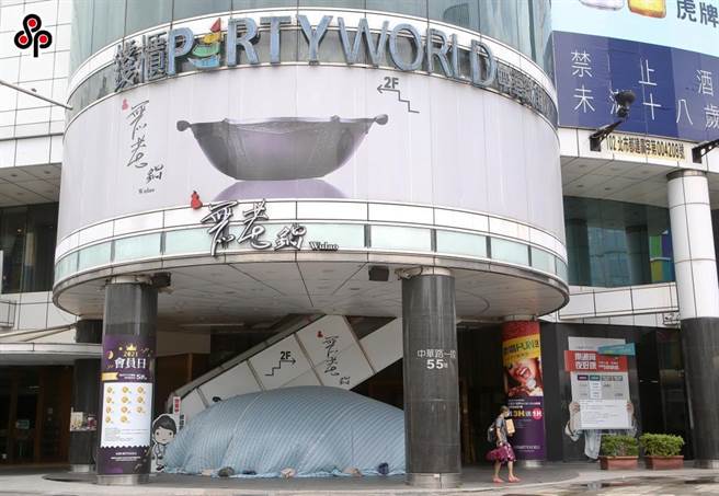 男女脱罩热唱KTV，北市将对业者、消费者开罚。（本报资料照）