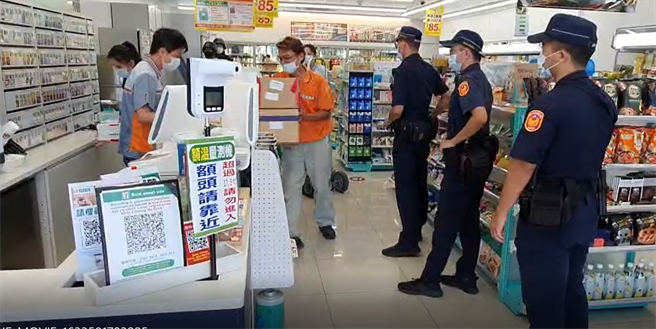 淡水警分局為確保「五倍券」配送、存放及領用過程安全順遂，特別強化安全維護勤務。（淡水警分局提供）