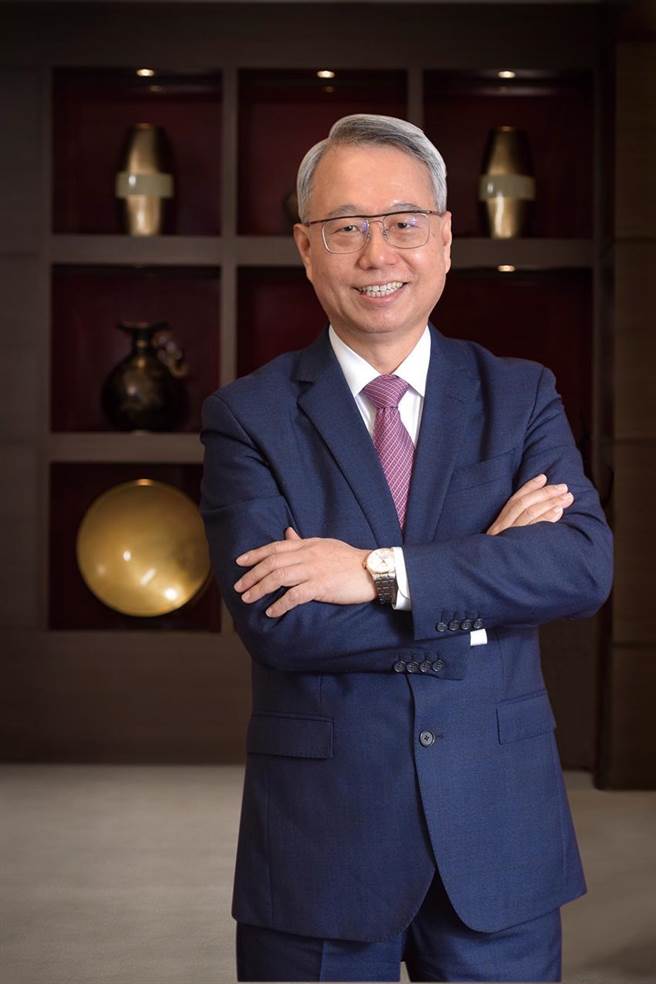 （上海商银总经理林志宏说明，该行的核心目标是提供客户满意的客户体验。图／上海商银提供）