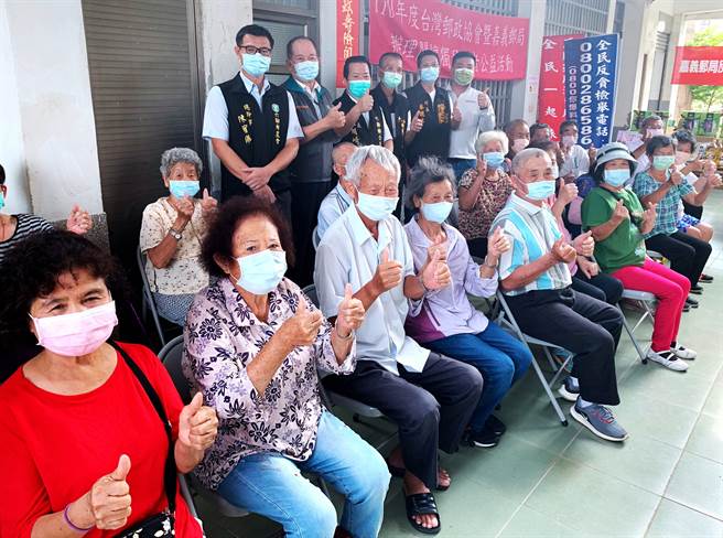 包括六脚乡长陈川崎、县议员黄钲凯、六脚乡农会总干事陈宥桦及多位乡民代表也到场参与活动。（吕妍庭摄）