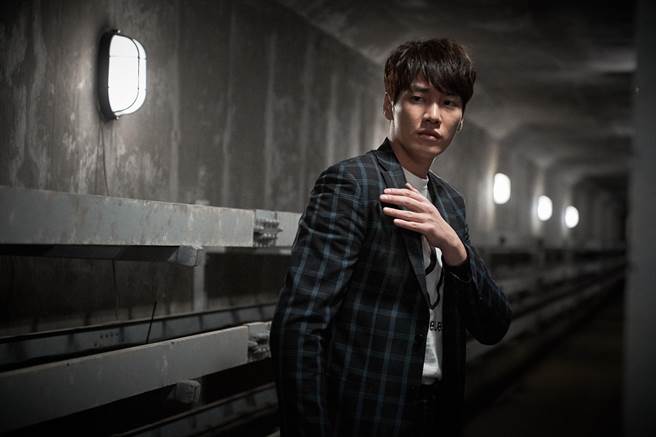 金英光首度接演动作片。（威视提供）