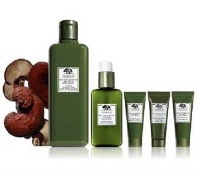 新光三越10月11日超级品牌日必抢夯品，ORIGINS灵芝神队友水乳组，价值4985元、特价2880元，58折。（新光三越提供）