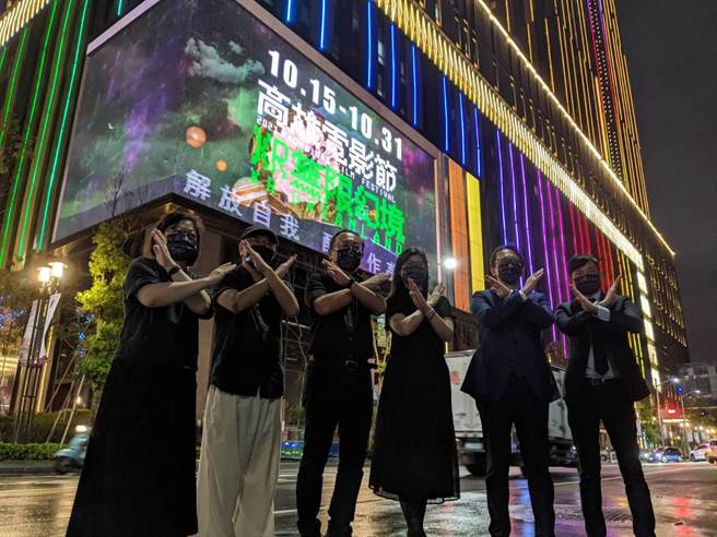 〈輪迴〉在裸視3D電視牆公開首播。（曹明正攝）