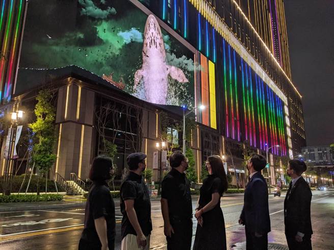 〈輪迴〉在裸視3D電視牆公開首播。（曹明正攝）