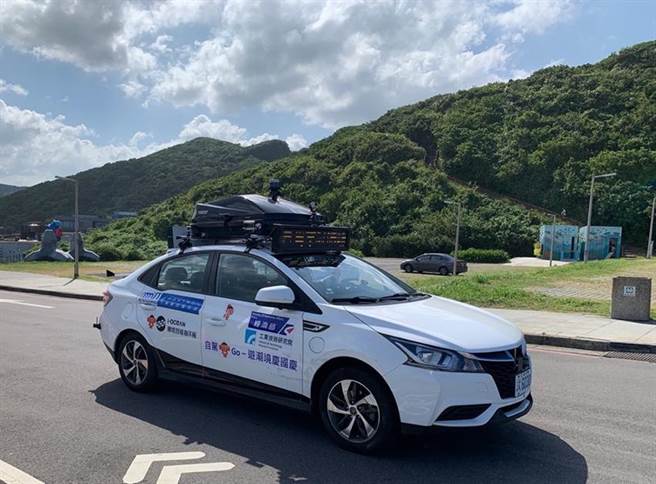 以鴻華自駕開放平台為基礎，所開發出的自駕軟體將首度對外展示如何提高行駛期間的主動安全。（圖／鴻華先進科技提供）
