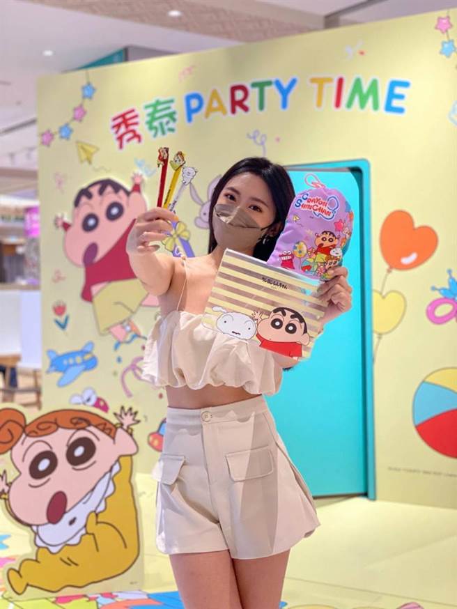 秀泰生活百货推出蜡笔小新独家周边商品加购活动。（图／秀泰提供）
