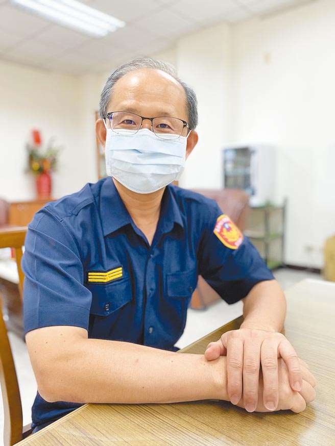 前归仁警分局长、现任新化警分局长杨庆裕面对监察院弹劾，他说，坦然接受这个结果。（曹婷婷摄）