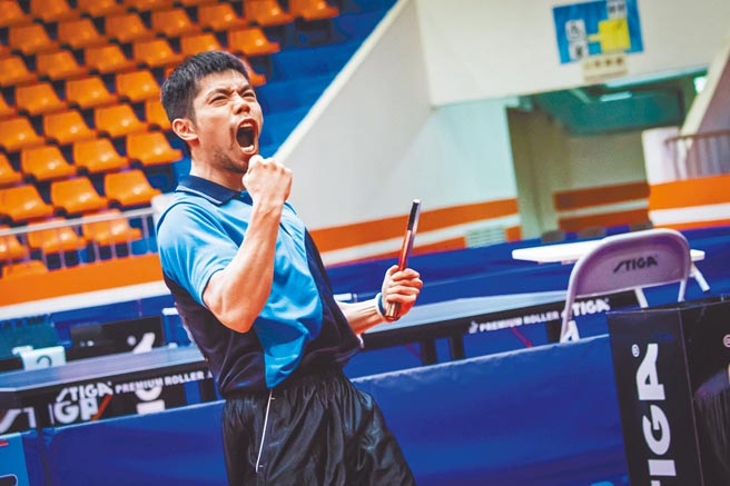 庄智渊先带领高雄市赢得全运会金牌，再杀到杜哈亚锦赛赢得男团、男单双料银牌。（110全国运动会提供）