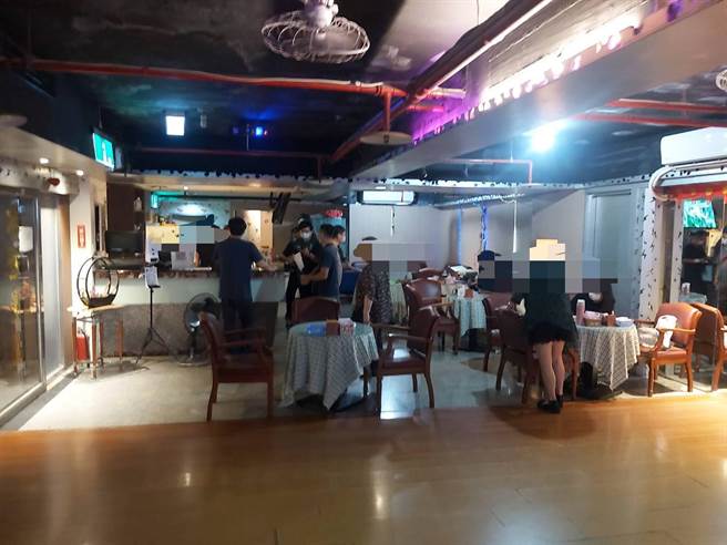 警方查获没有审核復业通过的KTV店家。（台中市警第二分局提供／张妍溱台中传真）