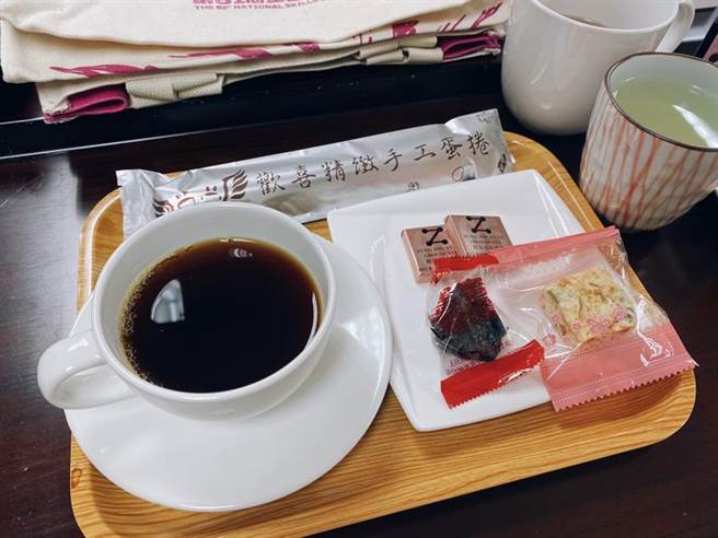 基本工资审议委员会会议点心。图／邱琮皓摄