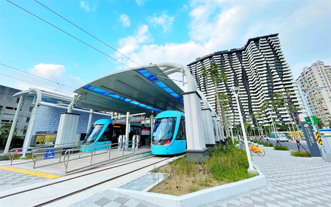 为疏散淡水渔人码头烟火人潮，淡海轻轨将加开40班次（新北捷运公司提供／戴上容新北传真）