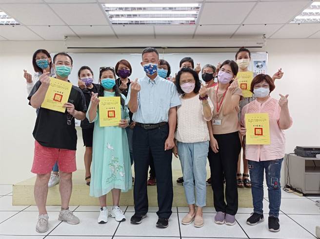 臺北市大安區公所自9月10日至10月8日止開辦的新移民生活成長營暨電腦應用班，108年開辦後深獲好評。(大安區公所提供)