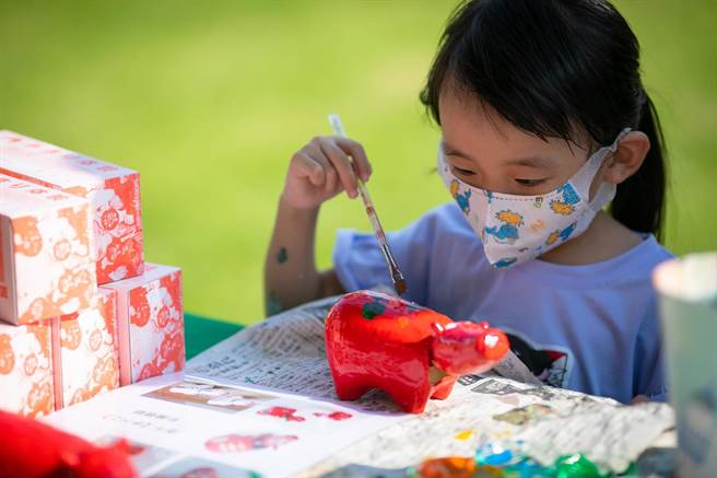 總爺藝文中心國慶連假和風文化祭市集推彩繪體驗。（總爺藝文中心提供／劉秀芬台南傳真）