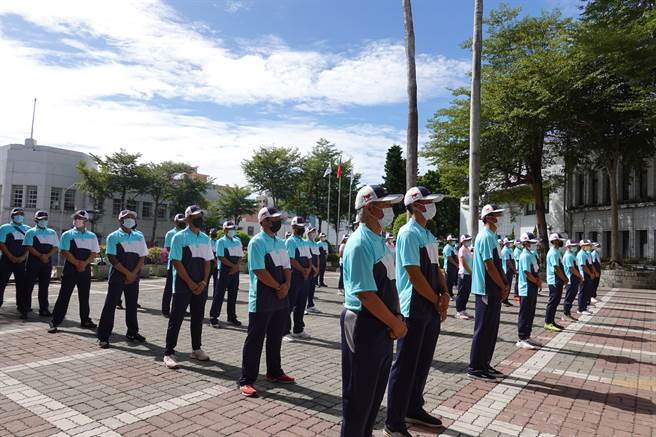 台東縣代表隊將參加110年全國運動會，縣府8日舉行授旗儀式。（蔡旻妤攝）