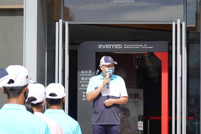 台東縣代表隊將參加110年全國運動會，縣府8日舉行授旗儀式。（蔡旻妤攝）