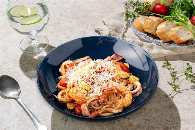 微兜petit doux特选店内超人气义大利麵，期间限定享299元优惠价。（图／品牌提供）