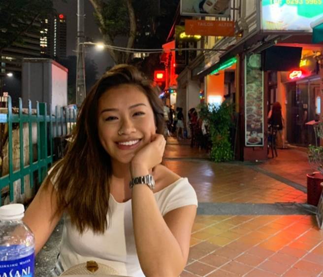 新加坡23岁网美莎琳（Charlene Chew）。(图/ 摘自新加坡网美Charlene IG)