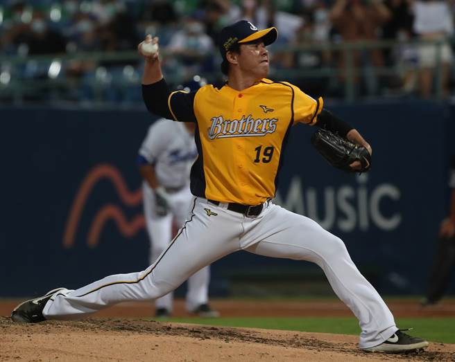 中信兄弟投手郑凯文。（郑任南摄）